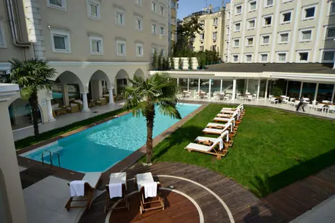 Holiday Inn Istanbul City in İstanbul — foto 18