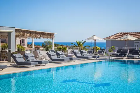 Astra Village Hotels & Suites in Σβορωνάτα
