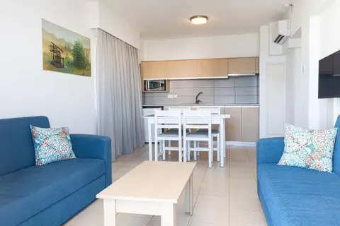 Vrissaki Hotel Apartments in Παραλίμνι — foto 29