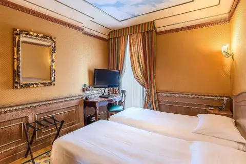 River Palace in Rome — foto 13