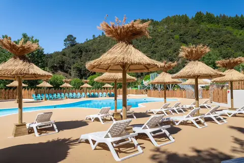 Camping Château De L Hom in L'Estréchure, foto 3