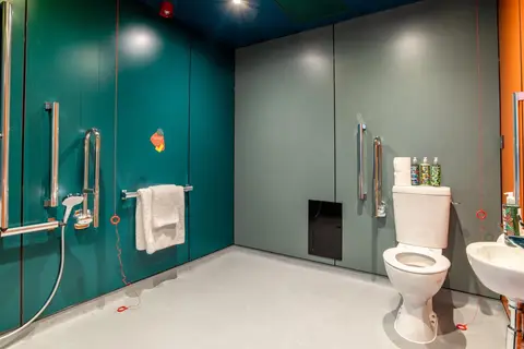 YOTEL Manchester Deansgate in Manchester — foto 18