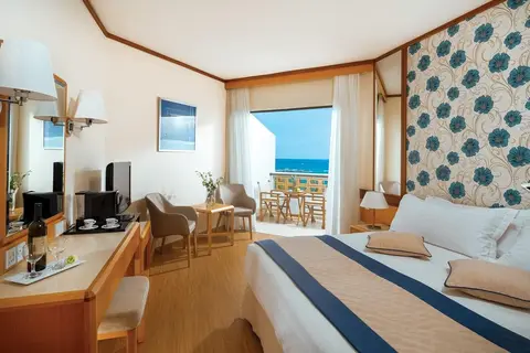 Constantinou Bros Athena Royal Beach Hotel in Athena Royal Beach Hotel, foto 10