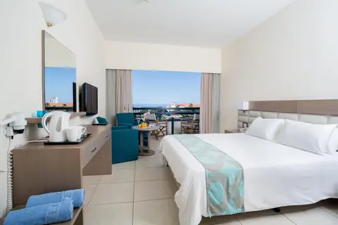 Avanti Hotel in Paphos — foto 2