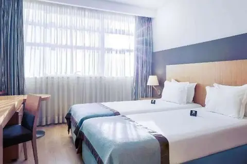 Mercure Lisboa Almada Hotel in Almada — foto 3