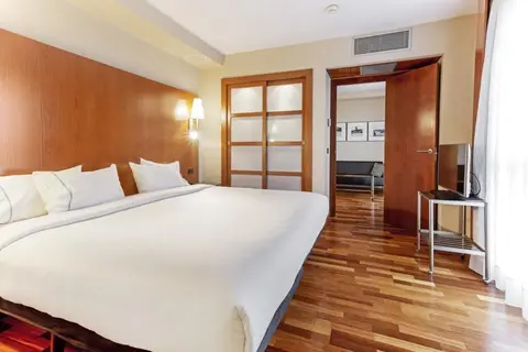 B&B HOTEL Zaragoza Los Enlaces Estación in Zaragoza — foto 3