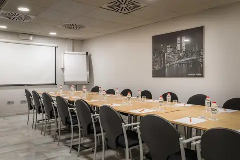 Hotel Madanis in L'hospitalet De Llobregat — foto 12