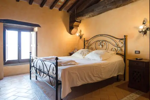 Castello di Giomici in Valfabbrica, foto 3