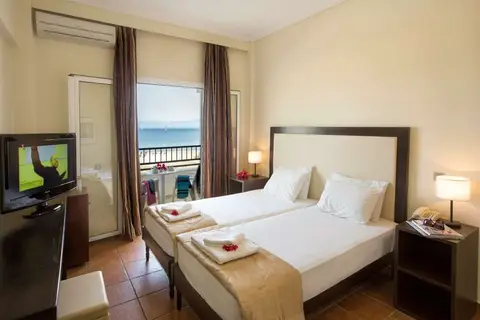 Island Beach Resort & Annex in Δημοτική Ενότητα Λευκιμμαίων — foto 11