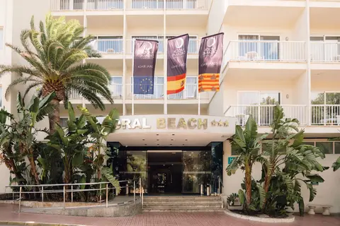 Moon Dreams Coral Beach Hotel in Santa Eulària des Riu — foto 5