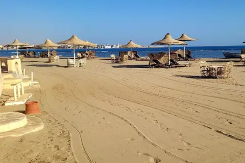 Dolphin Continental Hotel in القصير — foto 13