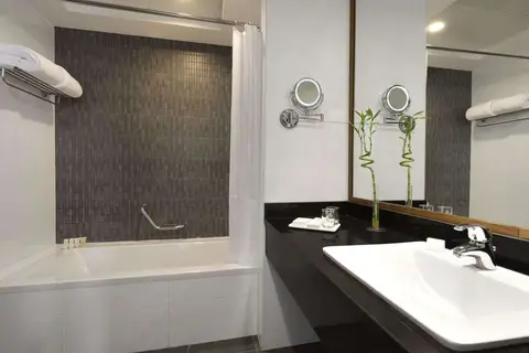 Ramada by Wyndham Abu Dhabi Corniche in أبوظبي — foto 12