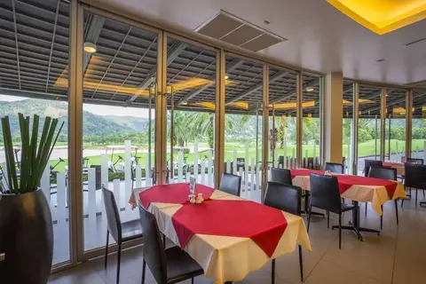 Tinidee Golf Resort Phuket in ตำบลกะทู้ — foto 23