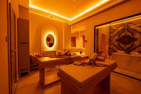 Ramada Hotel & Suites by Wyndham Kusadasi in Kuşadası, foto 21