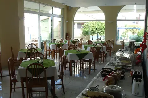 Summerland Hotel & Bungalows in Ιαλυσός — foto 26