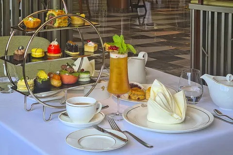 Queen Elizabeth 2 Hotel in دبي — foto 12