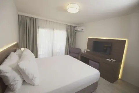 Altamare Hotel in Kuşadası — foto 7