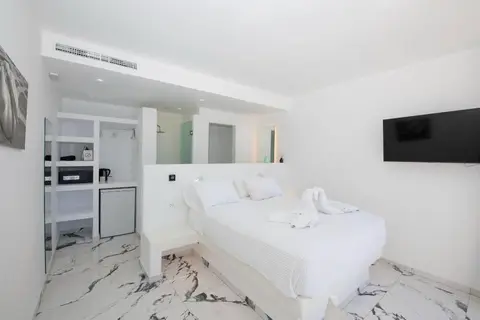 Bianco A Nero in Πλιντρί — foto 17