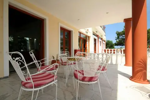 Alma Beach Hotel & Appartementen in Πέτρα — foto 22