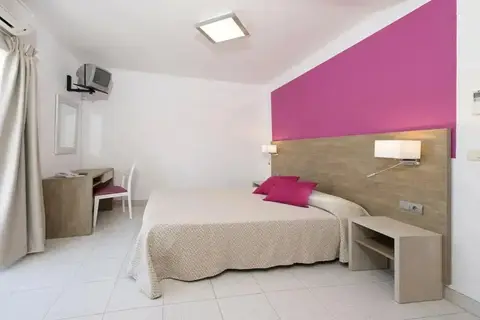 Hostal Mari in Sant Antoni de Portmany — foto 21