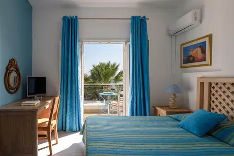 Alesahne Beach Hotel in Thira Municipal Unit — foto 27