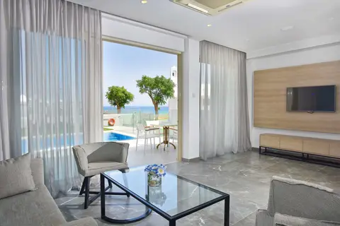 Pernera Beach Hotel in Παραλίμνι — foto 14