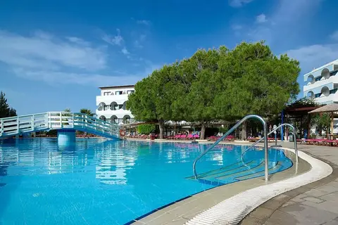 Sunrise Beach Resort in Πεύκοι — foto 15