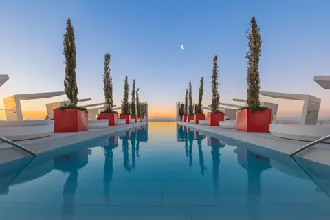 Fly & Go Higueron Hotel Malaga, Curio Collection by Hilton in Fuengirola — foto 34
