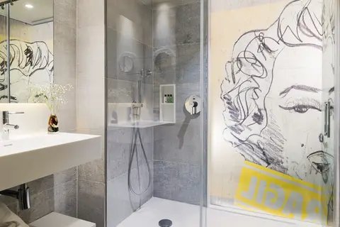H10 Art Gallery in Barcelona — foto 10