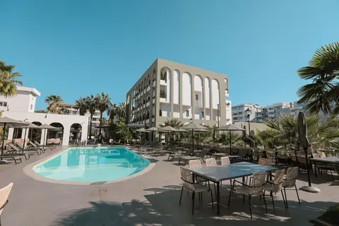 Flower Hotels & Resorts in Golem — foto 3