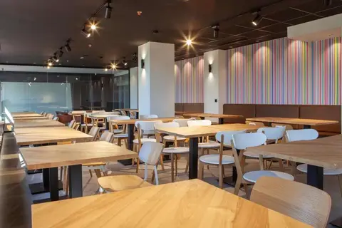 Vertice Roomspace Madrid in Madrid — foto 17