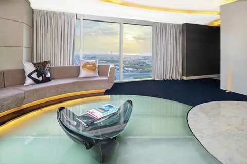 V Hotel Dubai Curio Collection by Hilton in دبي — foto 18