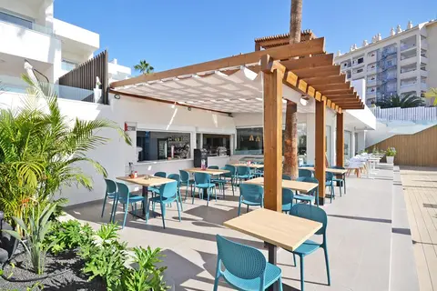 TIME TO SMILE Ohasis Boutique Suites in Arona