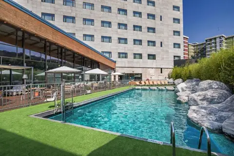 Hotel Puerta De Bilbao in Barakaldo
