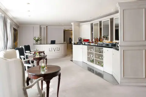 Melia Castilla in Madrid — foto 23