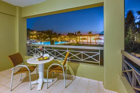 Fly & Go Kipriotis Maris Suites in Kos — foto 28