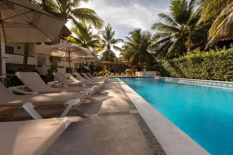 Petit Lafitte in Playa del Carmen — foto 5