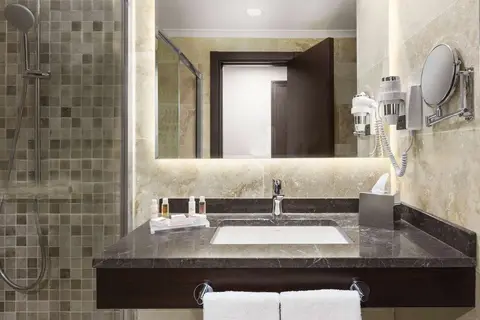 Ramada Hotel & Suites by Wyndham Istanbul Merter in Fatih — foto 28