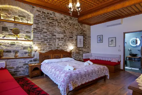 Hotel Bineri in Gjirokastra — foto 25