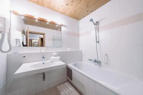 Hotel Krimmlerfälle in Kaltenbach — foto 13