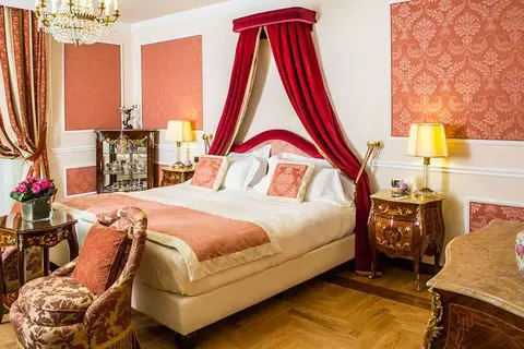 Bernini Palace in Florence, foto 4