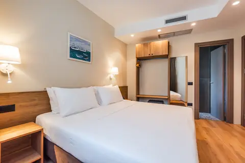 Aragosta Restaurand-Hotel in Durres — foto 22