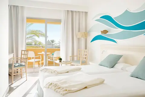 Iberostar Waves Gaviotas Park in Las Gaviotas — foto 2