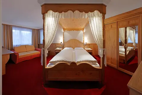 Hotel Ingram in Sëlva - Wolkenstein in Gröden - Selva di Val Gardena — foto 2