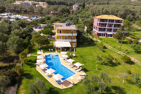 Aristides Gardens in Αγία Κυριακή — foto 3