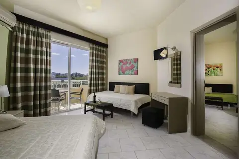 Casa Lyristis in Φαληράκι — foto 8