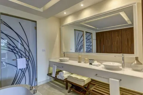 Royalton Negril in Point Village Road — foto 27