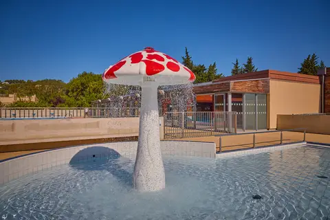 Camping Les Avignon in Villeneuve-lès-Avignon
