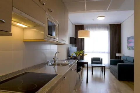 Aparthotel Compostela Suites in Madrid — foto 13