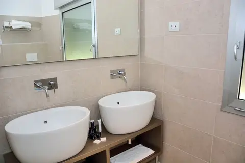 LH Hotel Sirio Venice in Venetië — foto 17